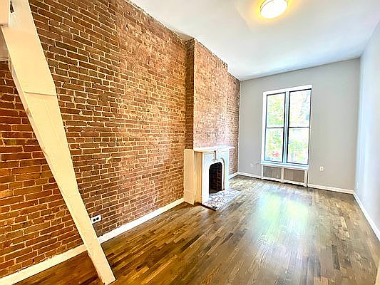 1st image of 200 W 83rd St APT 1FW