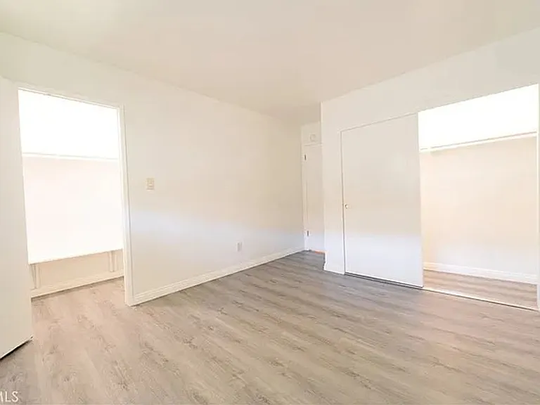 5593 Pioneer Blvd #18 — Photo 15