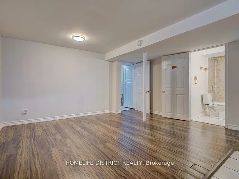 1861 Bainbridge Dr — Photo 15