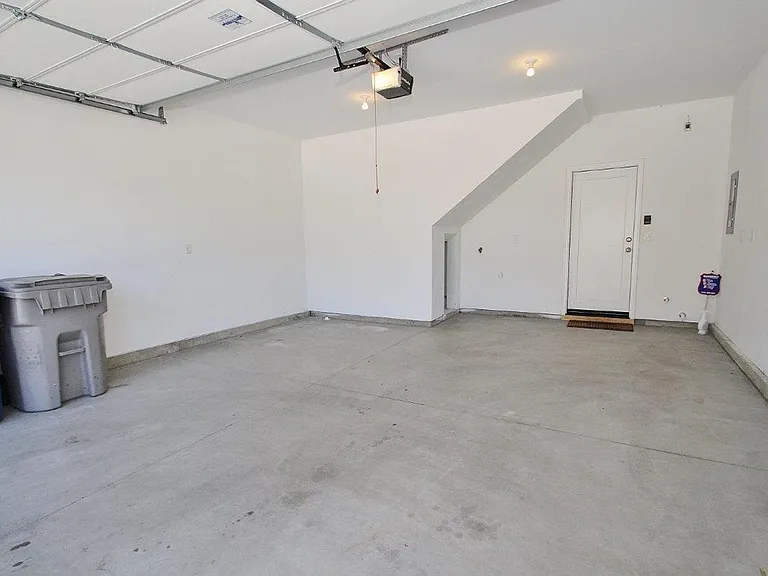 5052 N Alworth St — Photo 26
