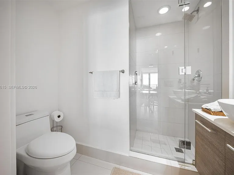 650 NE 32nd St #4805 — Photo 28