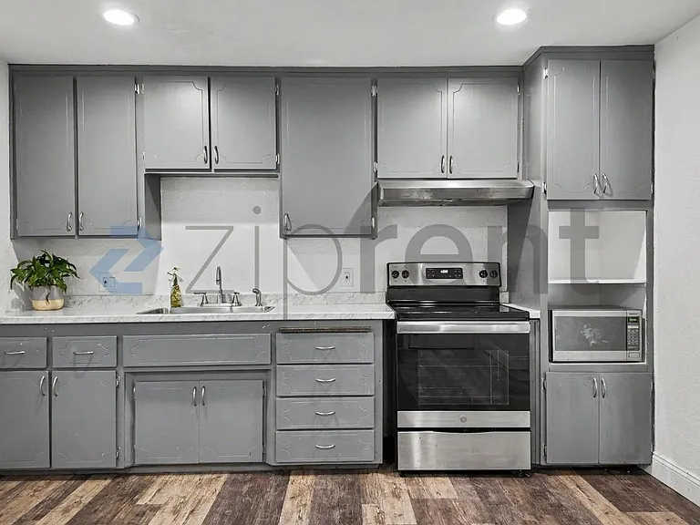 3422 9th Ave — Photo 16