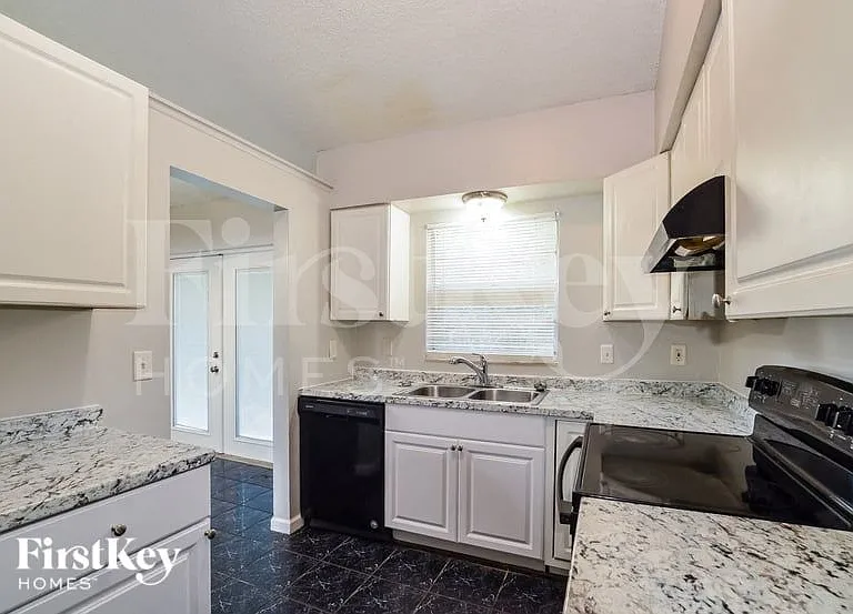 649 Nardello Dr — Photo 5