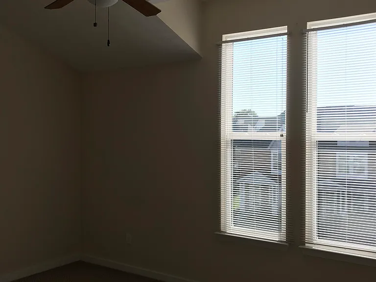 1211 Poets Ct — Photo 8