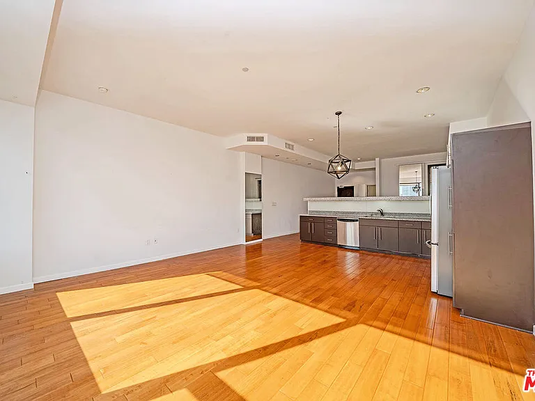 1100 Wilshire Blvd #2108 — Photo 3