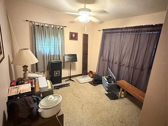5th image of 2332 W Oak St