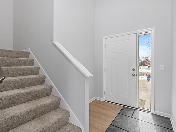 5th image of 700 68th Ln N