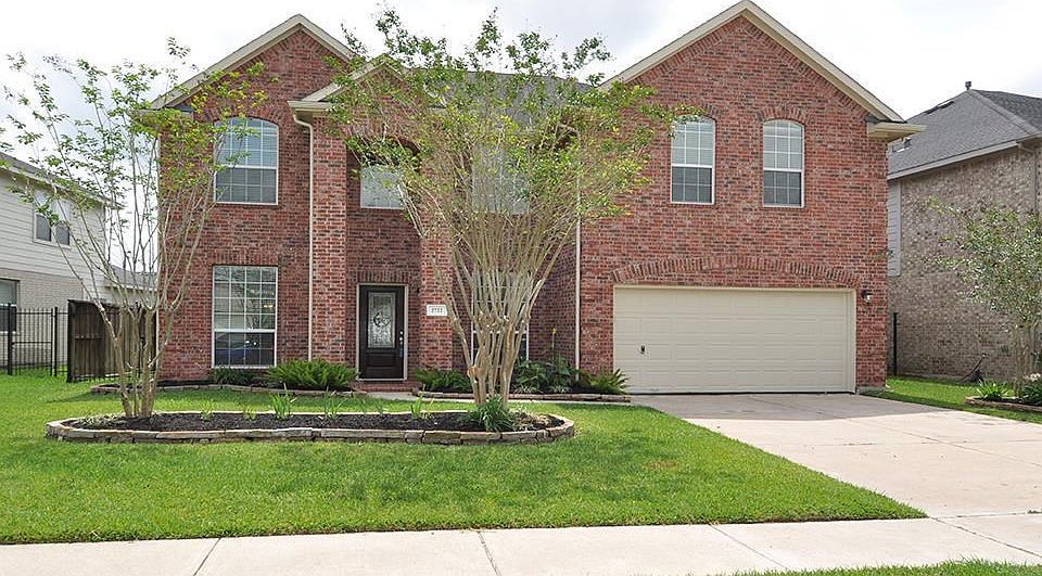 1st image of 2722 Lake Villa Dr