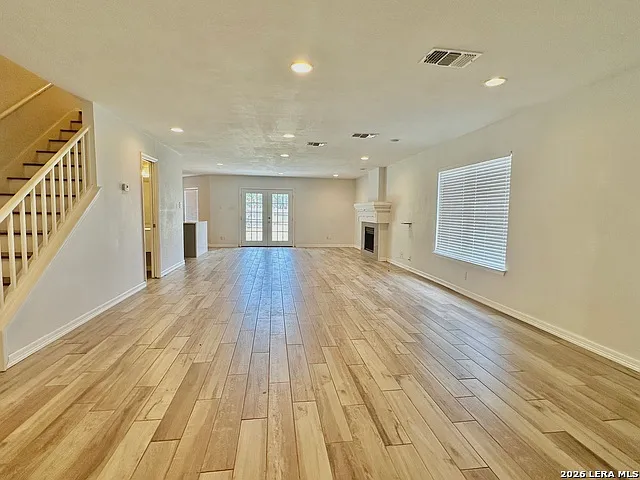 3 bed, 2.5 bath, 2575 sqft, $2,275 — Photo 3