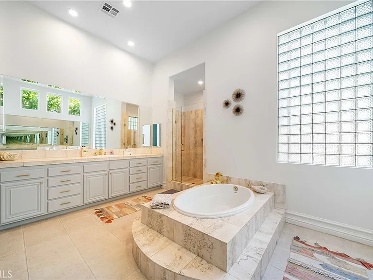 81015 Golf View Dr — Photo 40