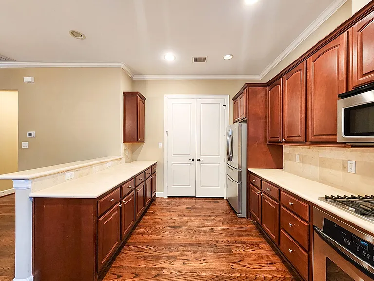 219 W 27th St #K — Photo 21