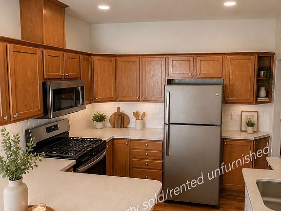 2nd image of 1698 Minnehaha Ave W APT 3