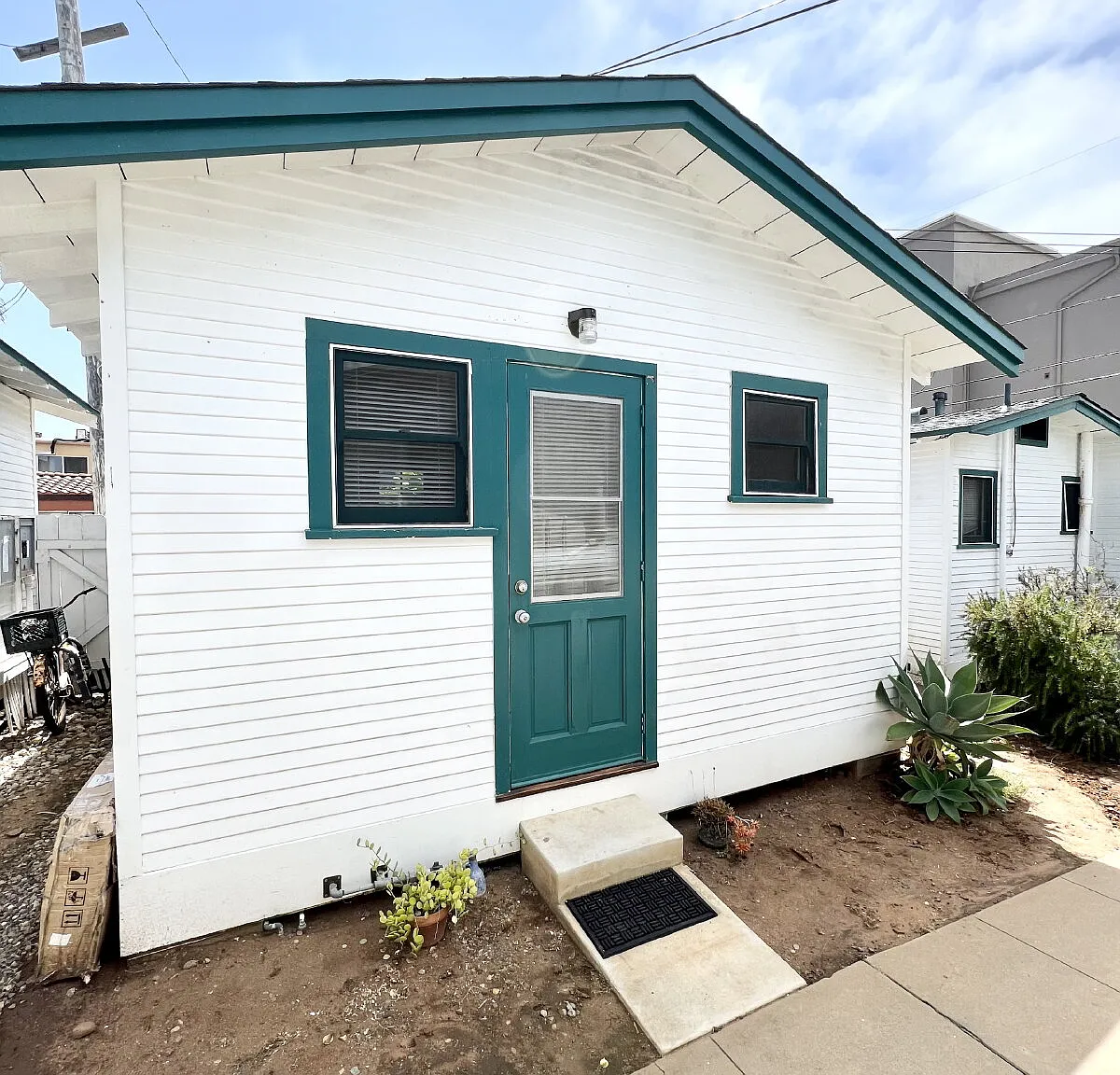 Studio, 1.0 bath, 350 sqft, $1,995 — Photo 1