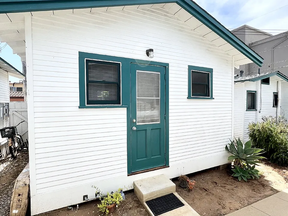 5075 Niagara Ave #6