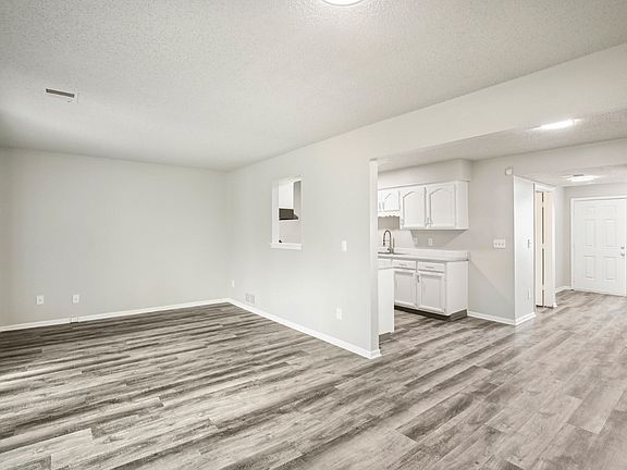 5th image of 11718 Newton Ave