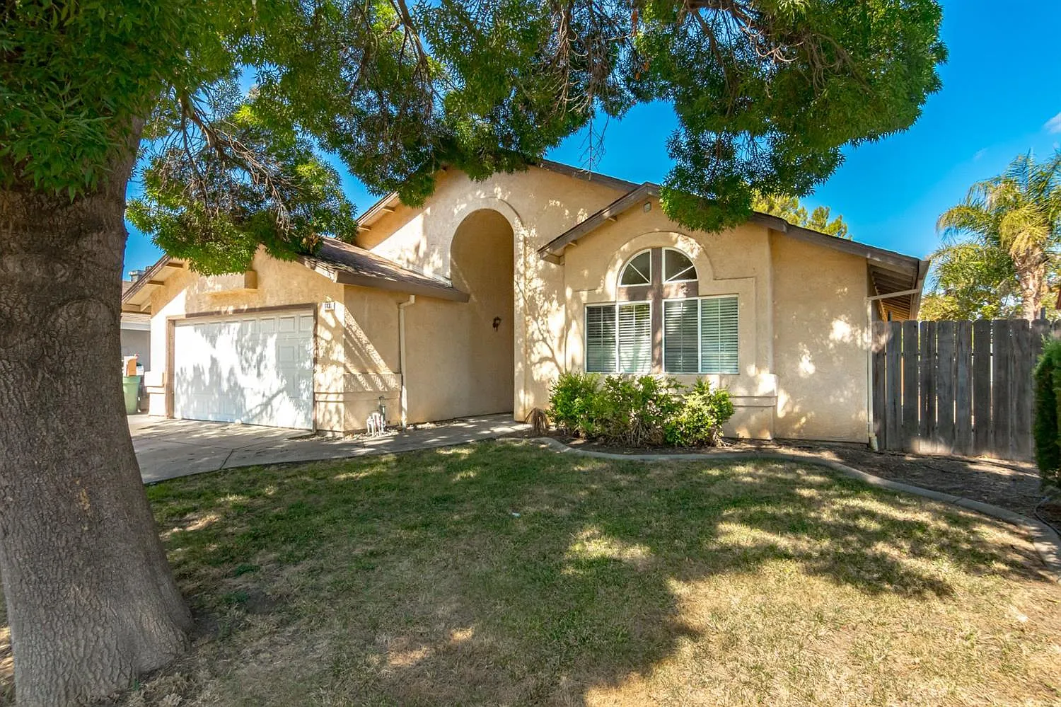 613 Sears Dr photo 1