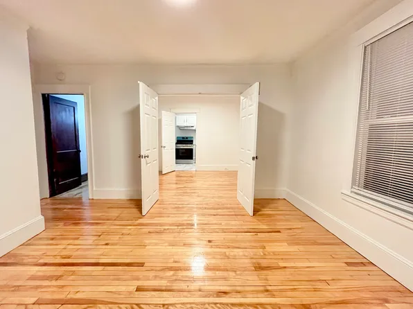 237 High St APT 9, Portland, ME 04101