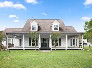 29725 Henderson Ln, Walker, LA 70785
