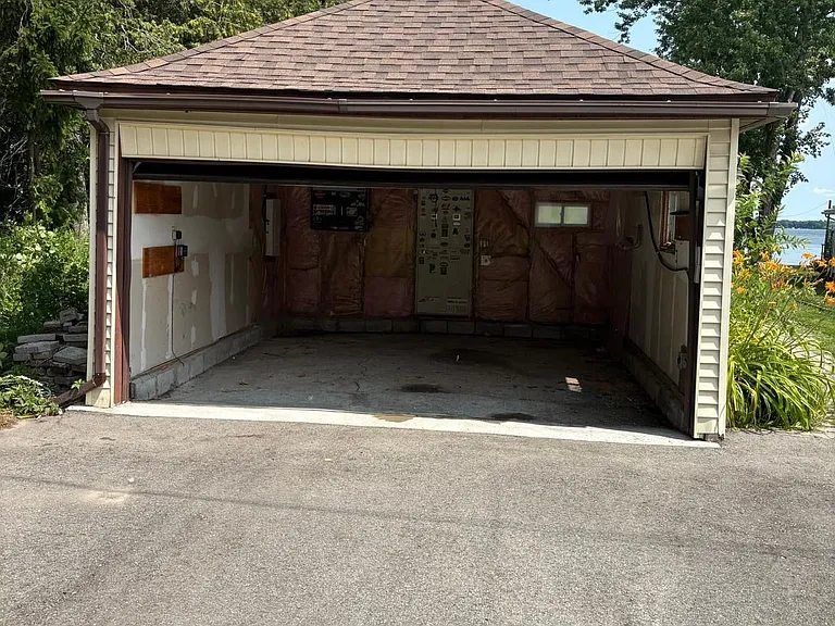 461 Limerick St — Photo 12