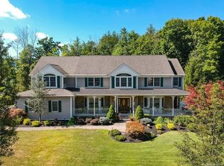 17 Grandview Rd, Central Valley, NY 10917