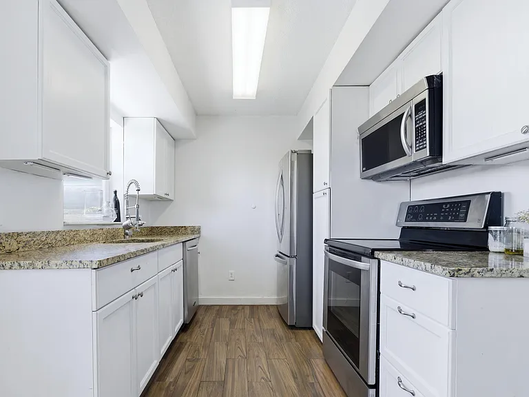 6088 Heather St — Photo 8