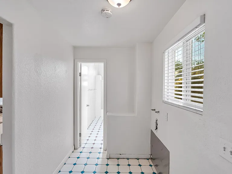 10177 Hawley Rd — Photo 24