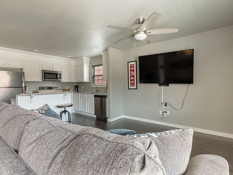 2805 W Lakewood Dr — Photo 4