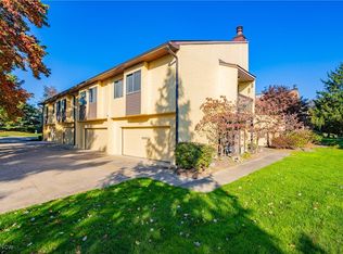 991 Hampton Ridge Dr, Akron, OH 44313