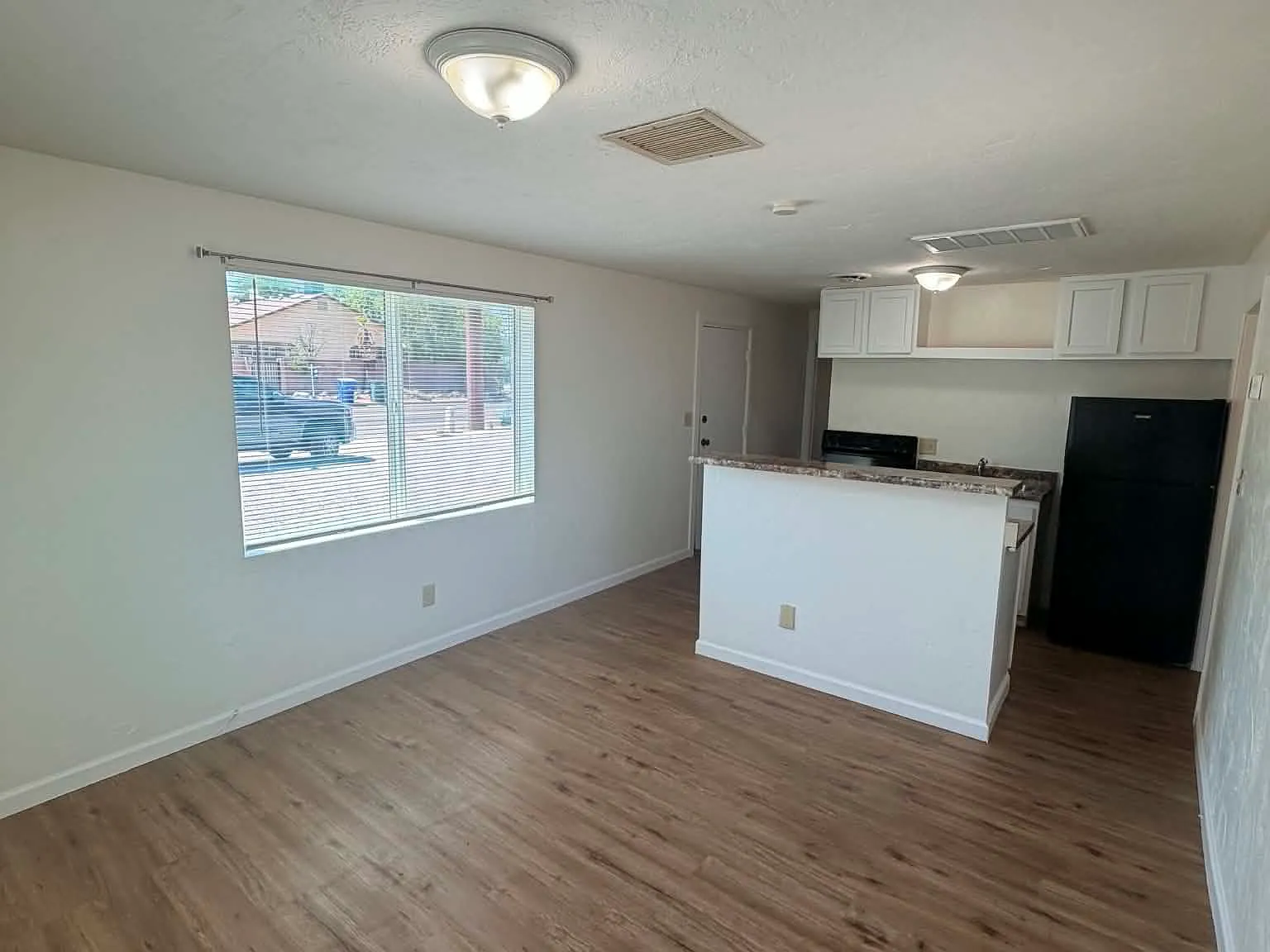 1 bed, 800 sqft, $1,095 — Photo 4