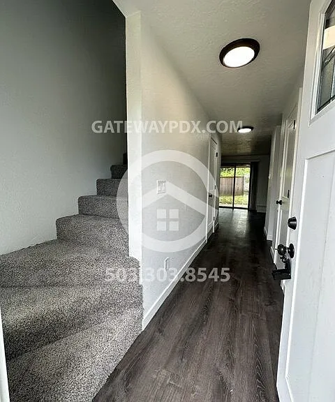2322 SE 7th St — Photo 4