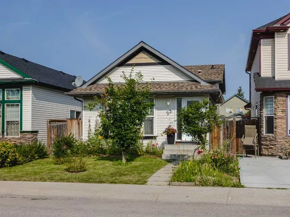 23 SE Tarington Way NE, Calgary, AB T3J 4N1