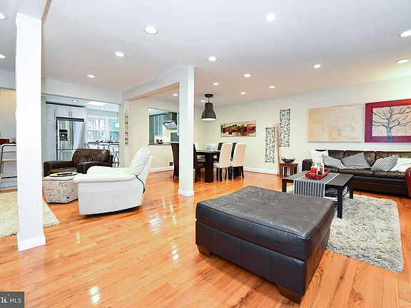 2nd image of 11918 Renwood Ln