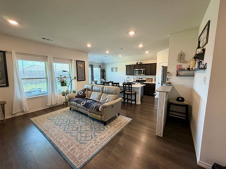 1408 Skyline Dr — Photo 4
