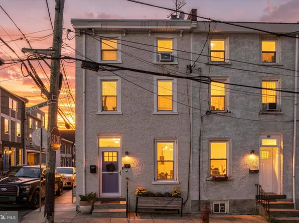 223 Grape St, Philadelphia, PA 19128