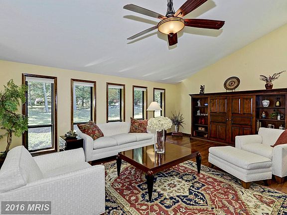 4th image of 1176 Harbor Oak Dr