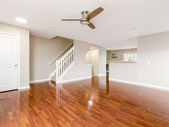 3rd image of 5525 Rainbow Falls St