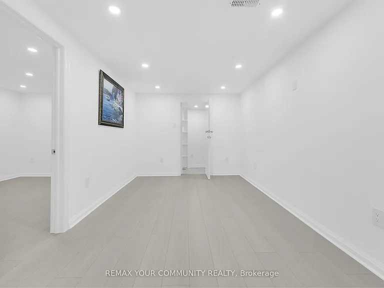 39 Veerland Dr #BASEMENT — Photo 13