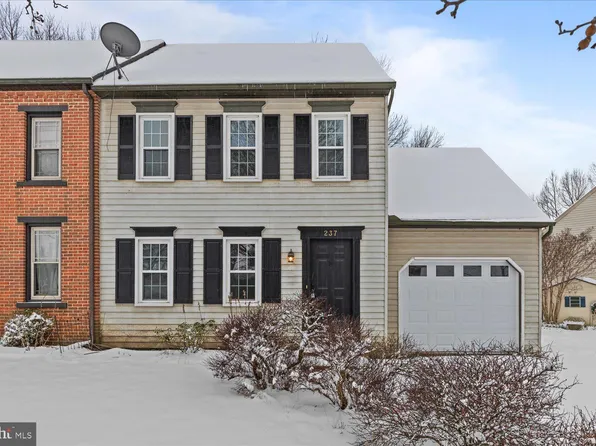 237 Cross Keys Dr, Strasburg, PA 17579
