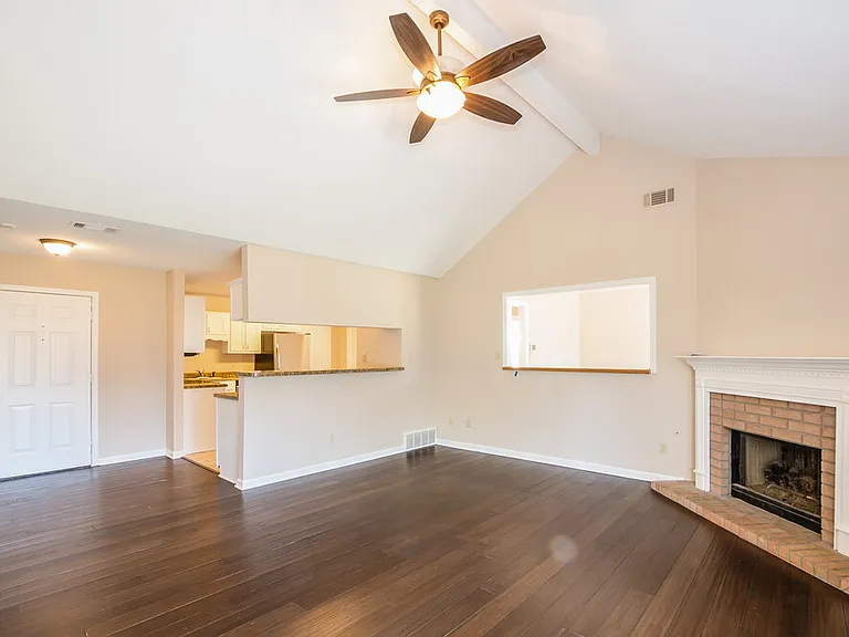3056 Valley Green Ln — Photo 3