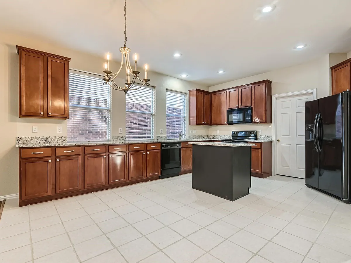 Building Photo - 5301 Lily Dr