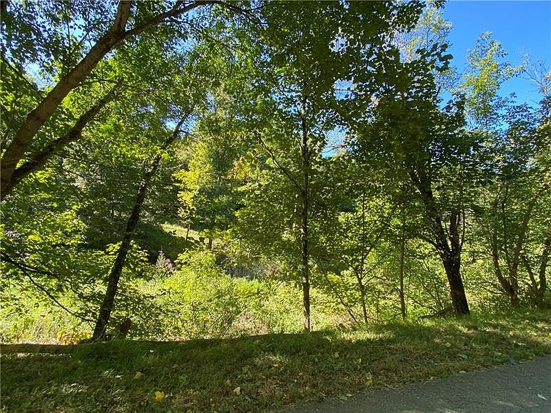2nd image of 209 Barton Hollow Rd