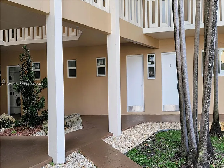 7430 Miami Lakes Dr #E105 — Photo 6