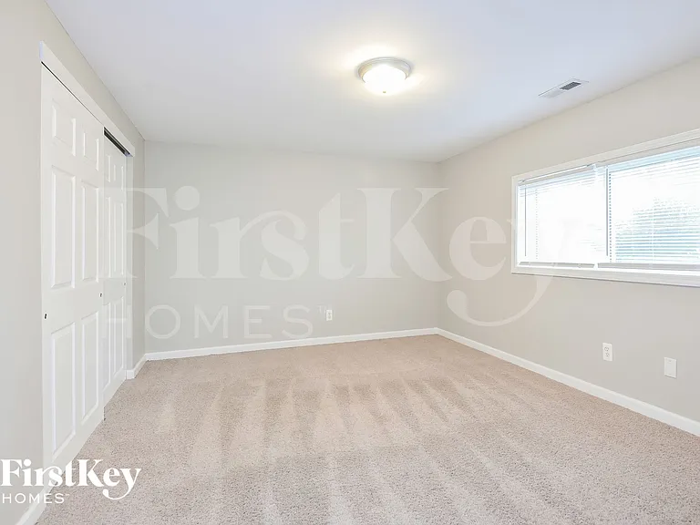 1562 Glenage Dr — Photo 9