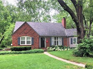 8012 Meadow Ln, Leawood, KS 66206