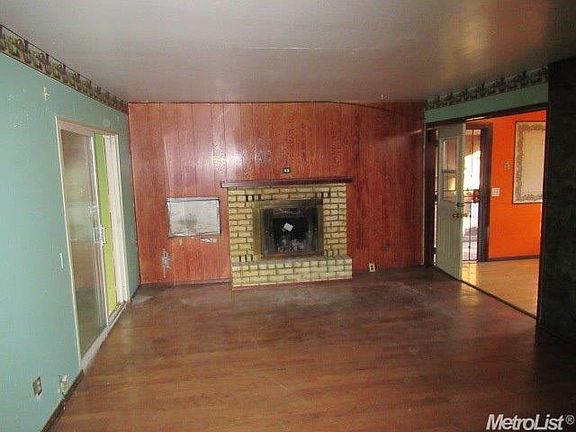 2nd image of 2600 Franklin Way