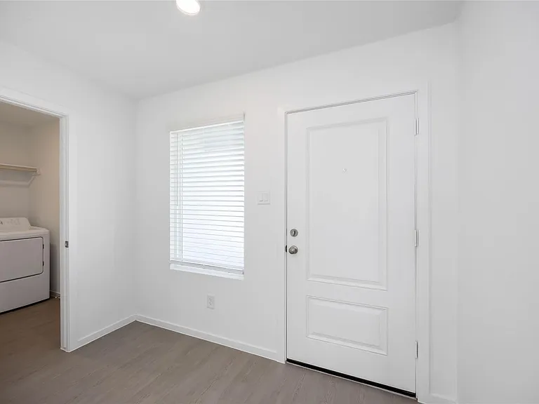 4930 Valencia Frst — Photo 20