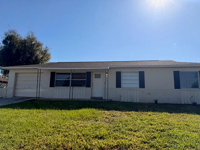 3 bed, 1092 sqft, $1,950 — Photo 1