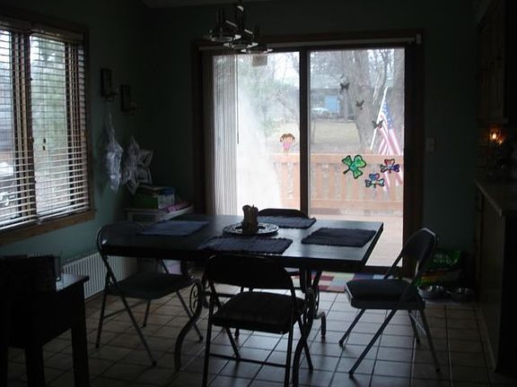 3rd image of 130 Orchid Ln N