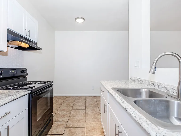 Juniper Canyon | Tucson, AZ Apartments — Photo 11