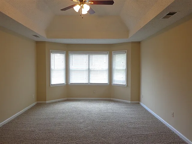 48 Cambridge Ct — Photo 6